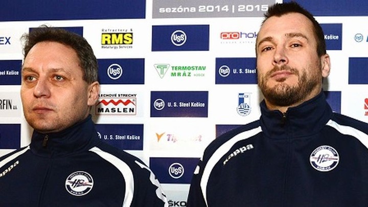 Trénerom Oceliarov Peter Oremus, jeho asistentom Roman Šimíček